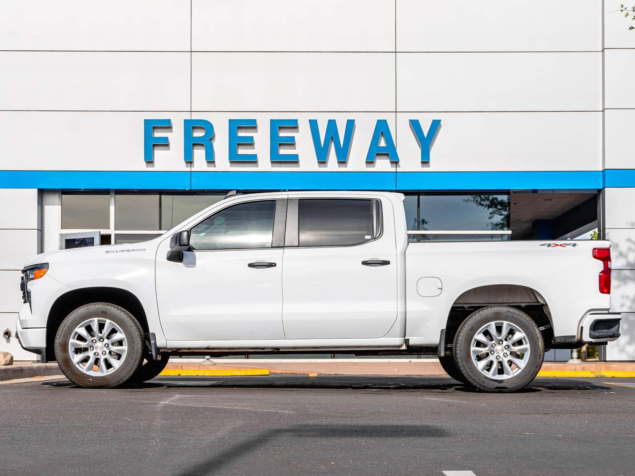 chevrolet silverado 1500 2025 1GCPKBEK6SZ329136 image